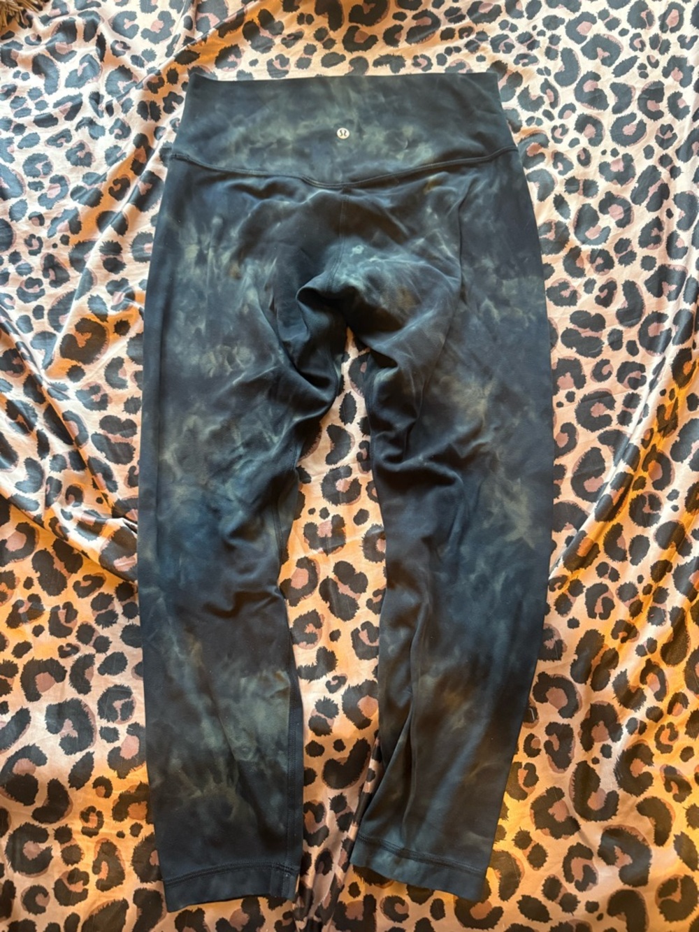 Lululemon Align High-Rise Size 10 Diamond Dye
Graphite Bronze Grey, Green 25” - Picture 8 of 9